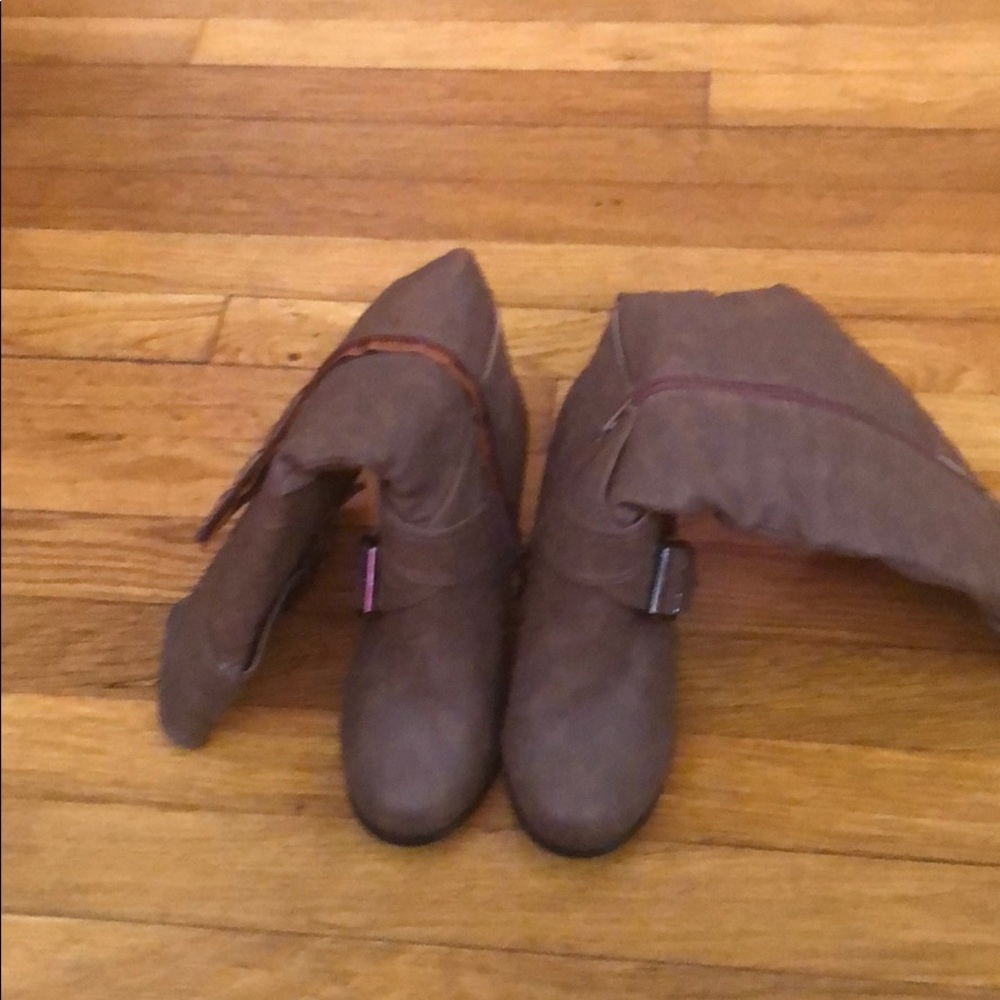 Anna Boots - image 1